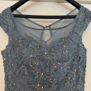 NWOT Slate Blue Beaded Lace Full Length Formal Dress - Size 12